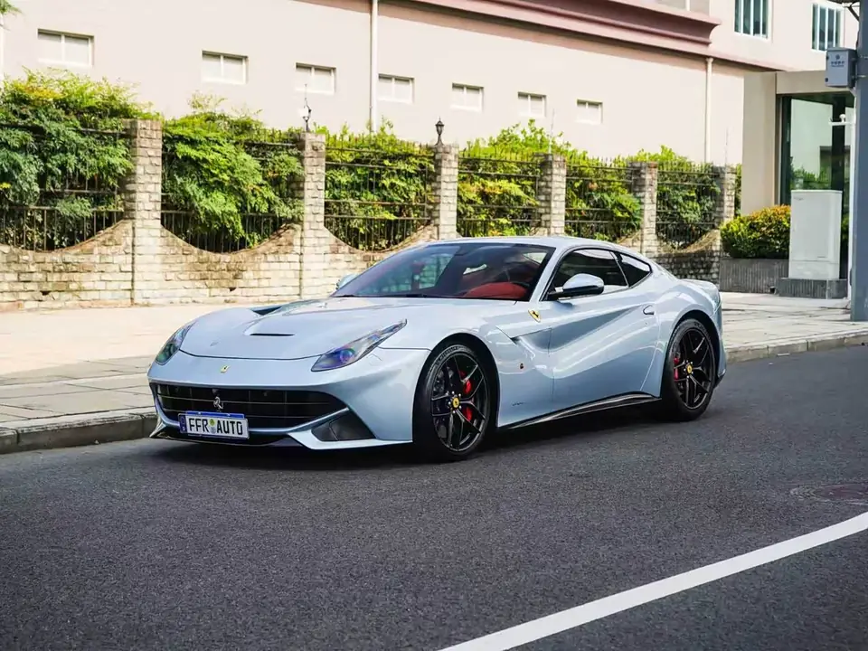 Ferrari F12berlinetta 2014 из Китая