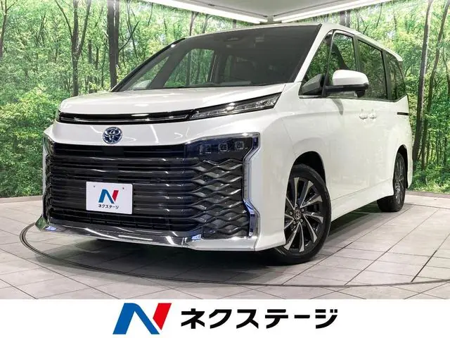 Toyota Voxy 2024 из Японии