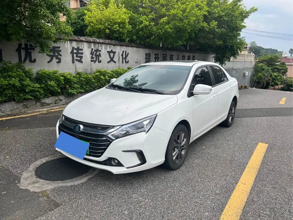 BYD Qin 2018 из Китая