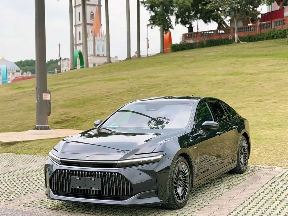 Toyota Crown 2024 из Китая