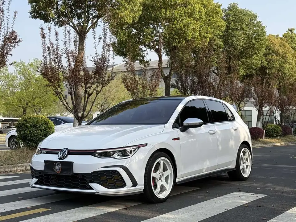 Volkswagen Golf GTI 2023 из Китая