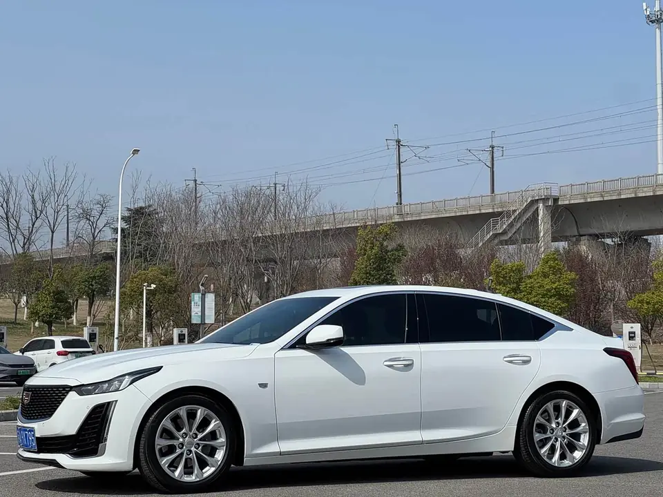 Cadillac CT5 2022 из Китая
