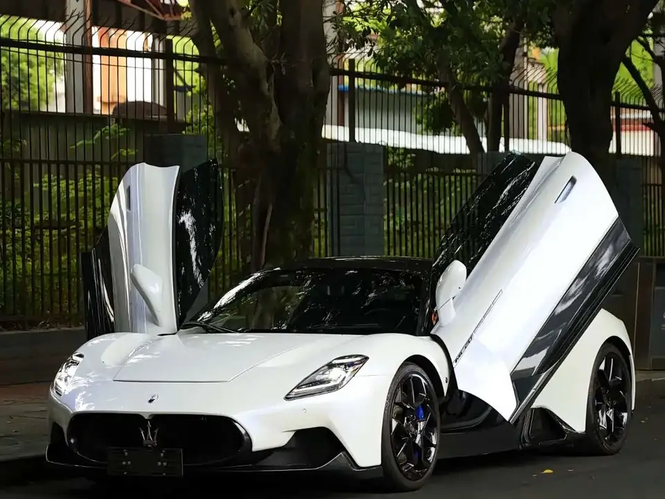Maserati MC20 2023 из Китая