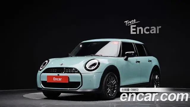 MINI Cooper 2025 из Кореи