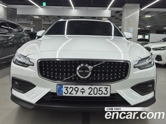 Volvo V60 2023 из Кореи