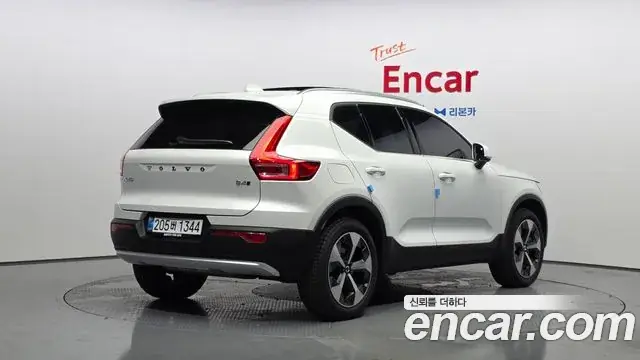 Volvo XC40 2025 из Кореи