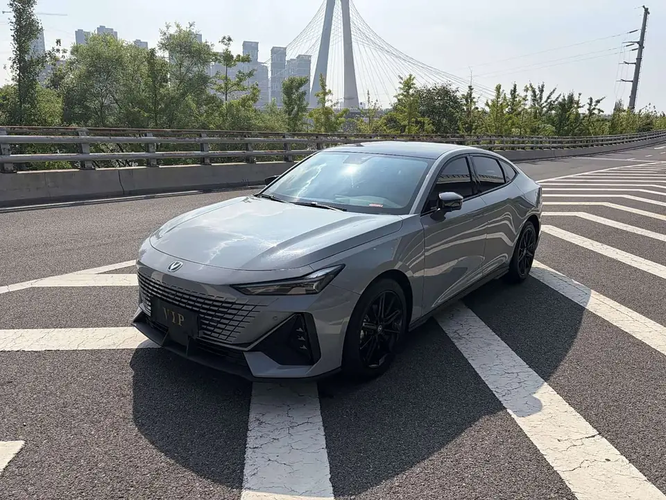 Changan UNI-V 2023 из Китая
