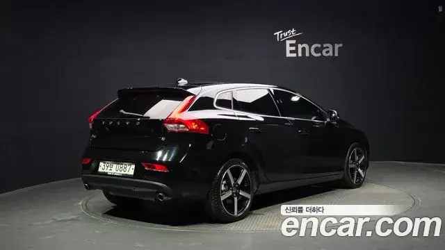 Volvo V40 2016 из Кореи