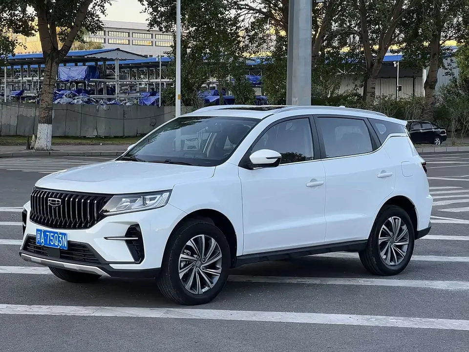 Geely X6 2022 из Китая