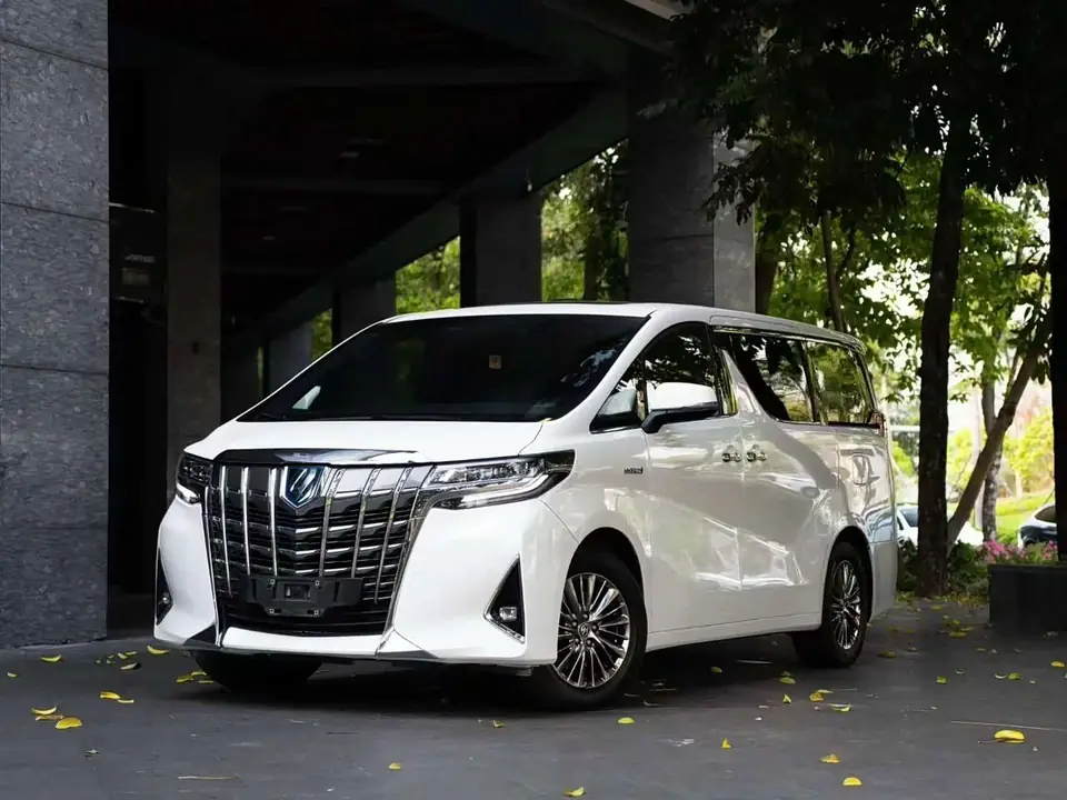 Toyota Alphard 2023 из Китая