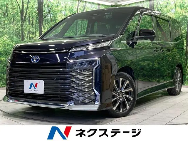 Toyota Voxy 2024 из Японии