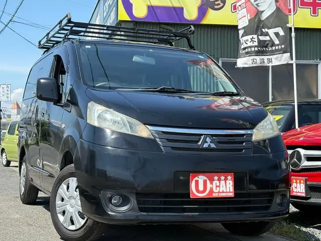 Mitsubishi Delica D3 2011 из Японии