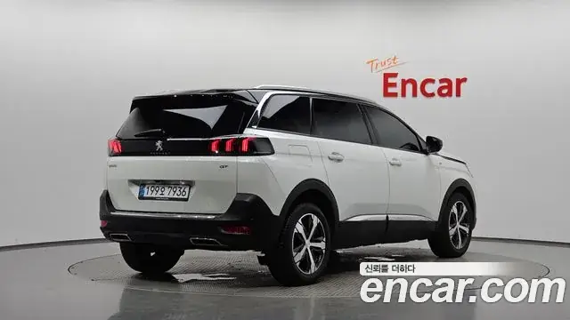 Peugeot 5008 2022 из Кореи