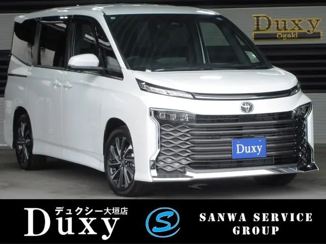 Toyota Voxy 2026 из Японии