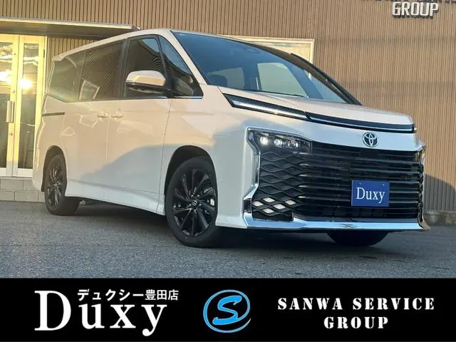 Toyota Voxy 2026 из Японии