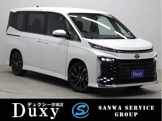 Toyota Voxy 2026 из Японии