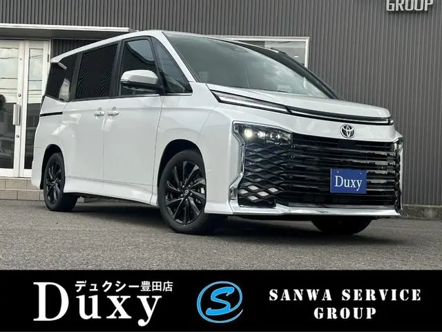 Toyota Voxy 2026 из Японии