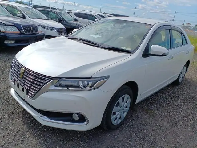 Toyota Premio 2017 из Японии