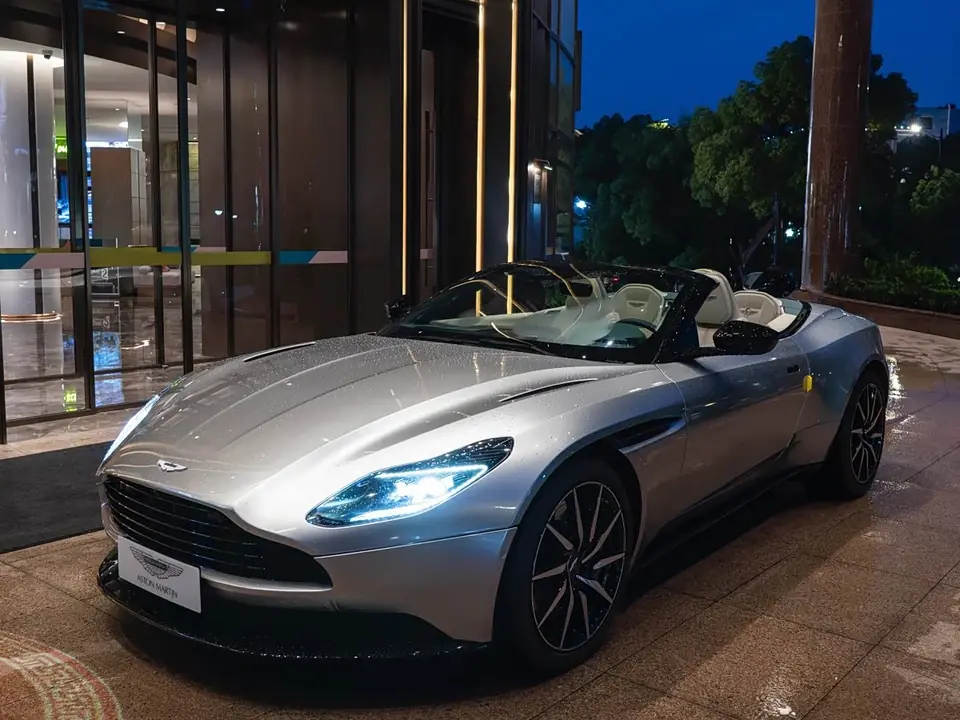 Aston Martin DB11 2023 из Китая
