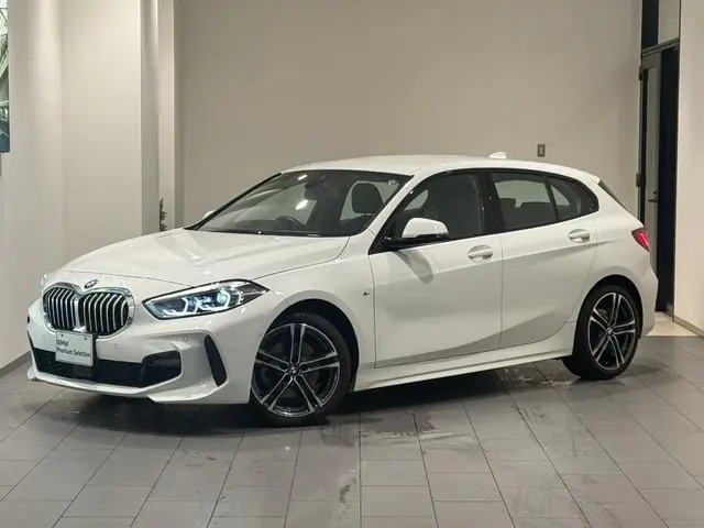 BMW 1 Series Hatchback 2024 из Японии