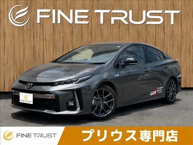 Toyota Prius PHV 2018 из Японии