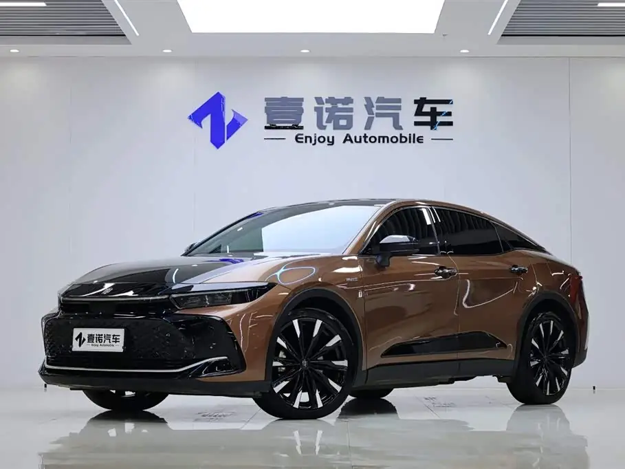 Toyota Crown 2024 из Китая