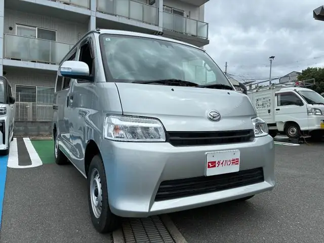 Daihatsu Gran MAX Cargo 2024 из Японии