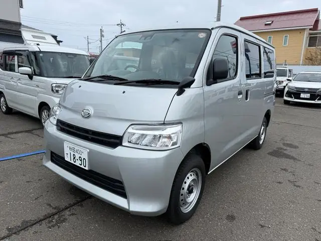 Daihatsu Gran MAX Cargo 2025 из Японии