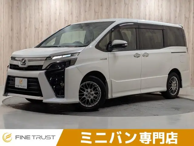Toyota Voxy 2019 из Японии