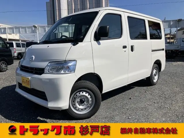 Daihatsu Gran MAX Cargo 2025 из Японии