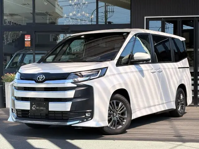 Toyota Noah 2026 из Японии