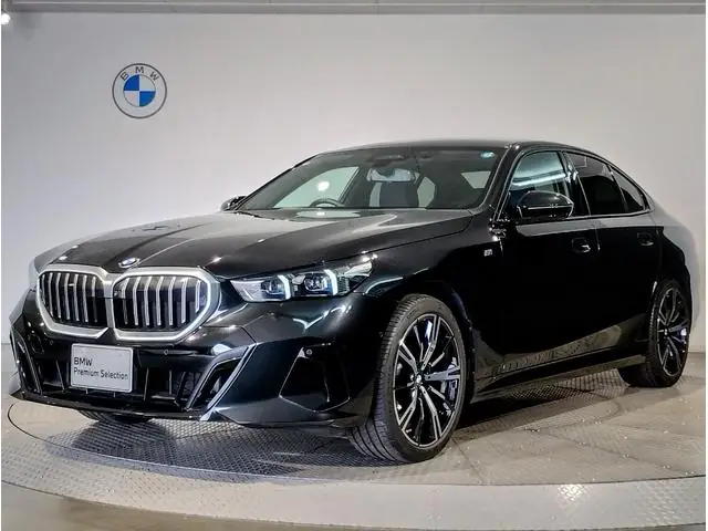 BMW 5 Series Hybrid 2024 из Японии
