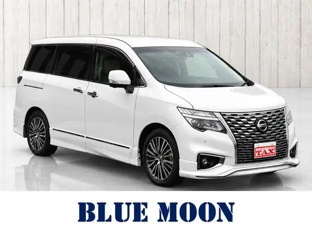 Nissan Elgrand 2022 из Японии