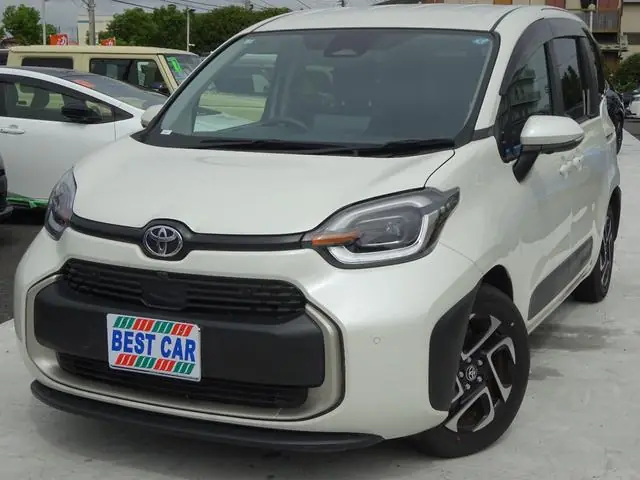 Toyota Sienta 2023 из Японии