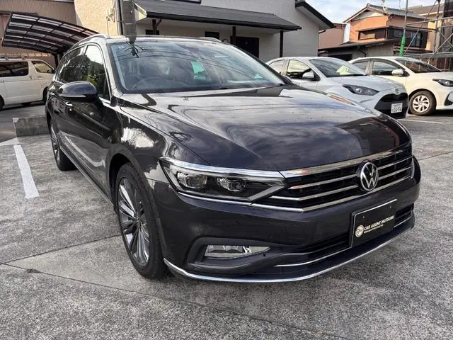 Volkswagen Passat Variant 2022 из Японии