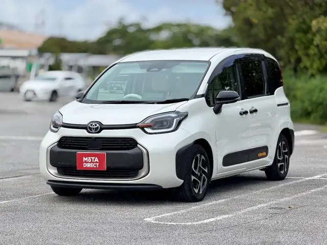 Toyota Sienta 2022 из Японии