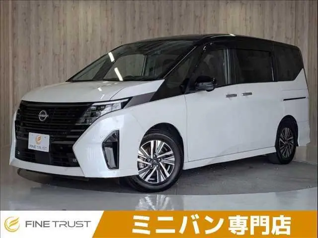 Nissan Serena 2023 из Японии