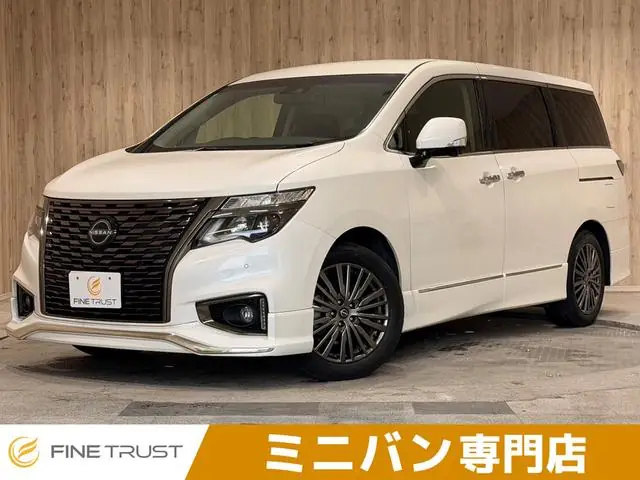 Nissan Elgrand 2023 из Японии