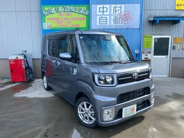 Toyota Pixis Mega 2022 из Японии