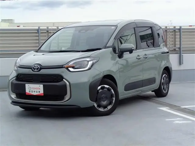 Toyota Sienta 2023 из Японии