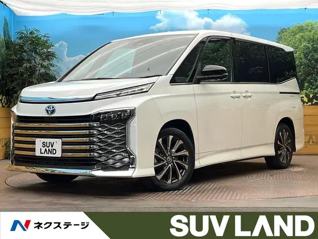 Toyota Voxy 2022 из Японии