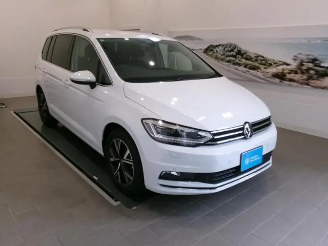 Volkswagen Golf Touran 2024 из Японии