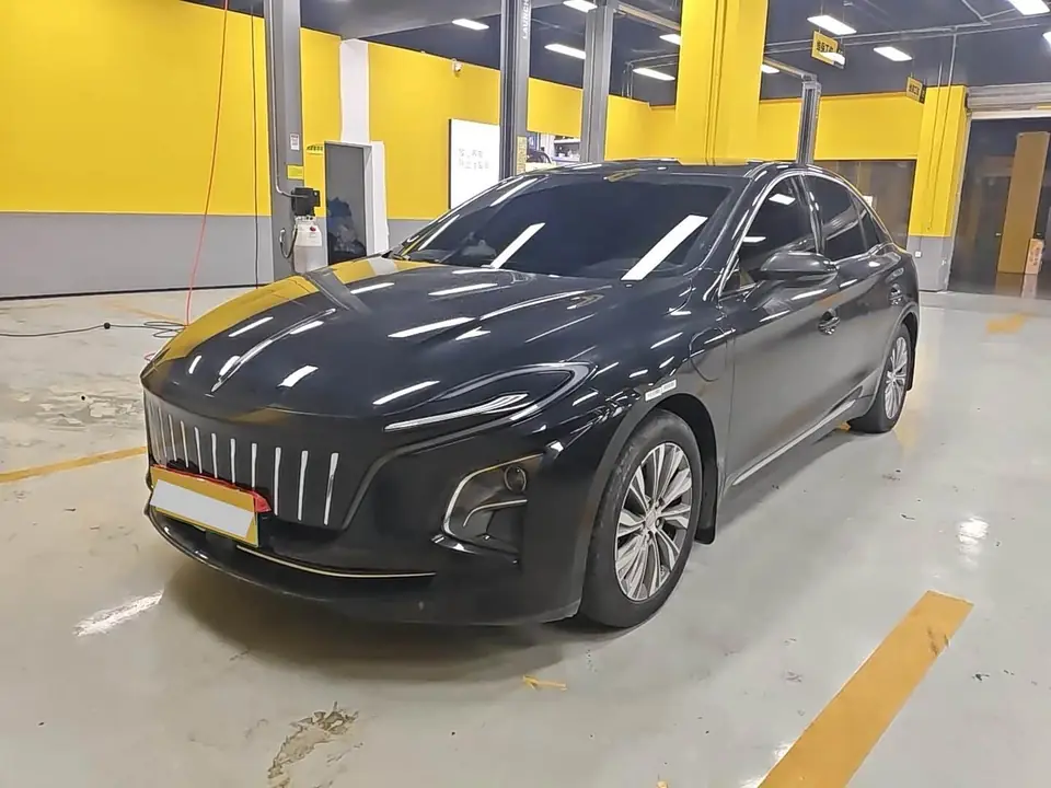 Hongqi E-QM5 2025 из Китая