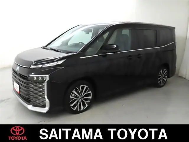 Toyota Voxy 2023 из Японии