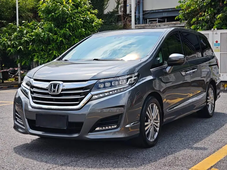 Honda Elysion 2016 из Китая
