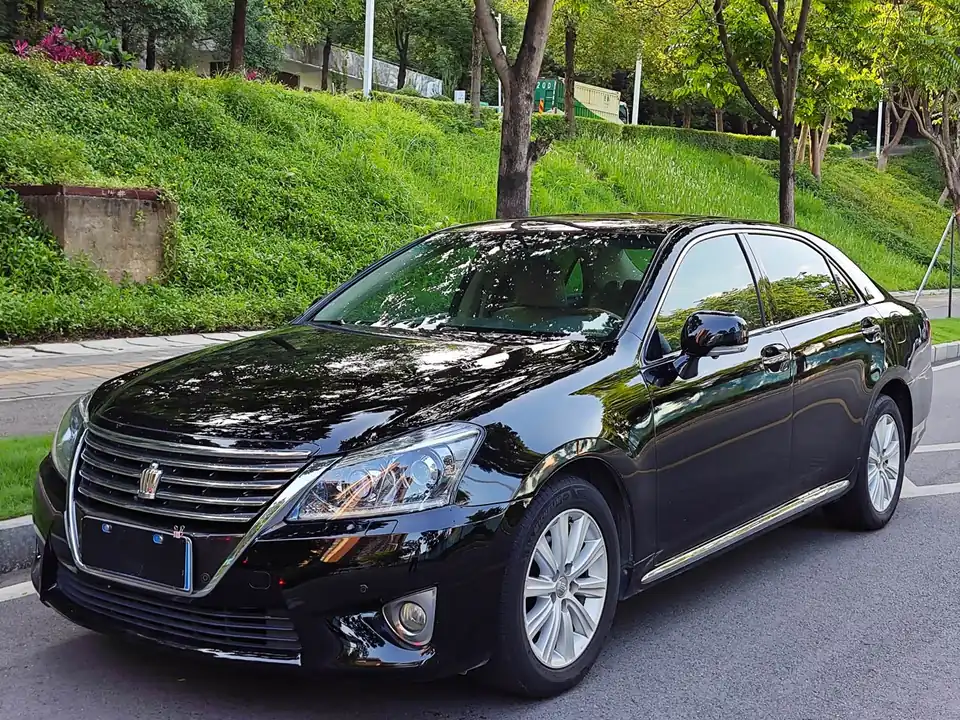 Toyota Crown 2013 из Китая