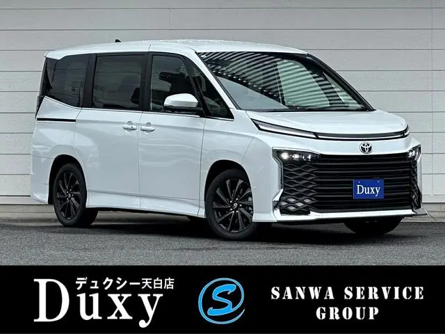 Toyota Voxy 2026 из Японии
