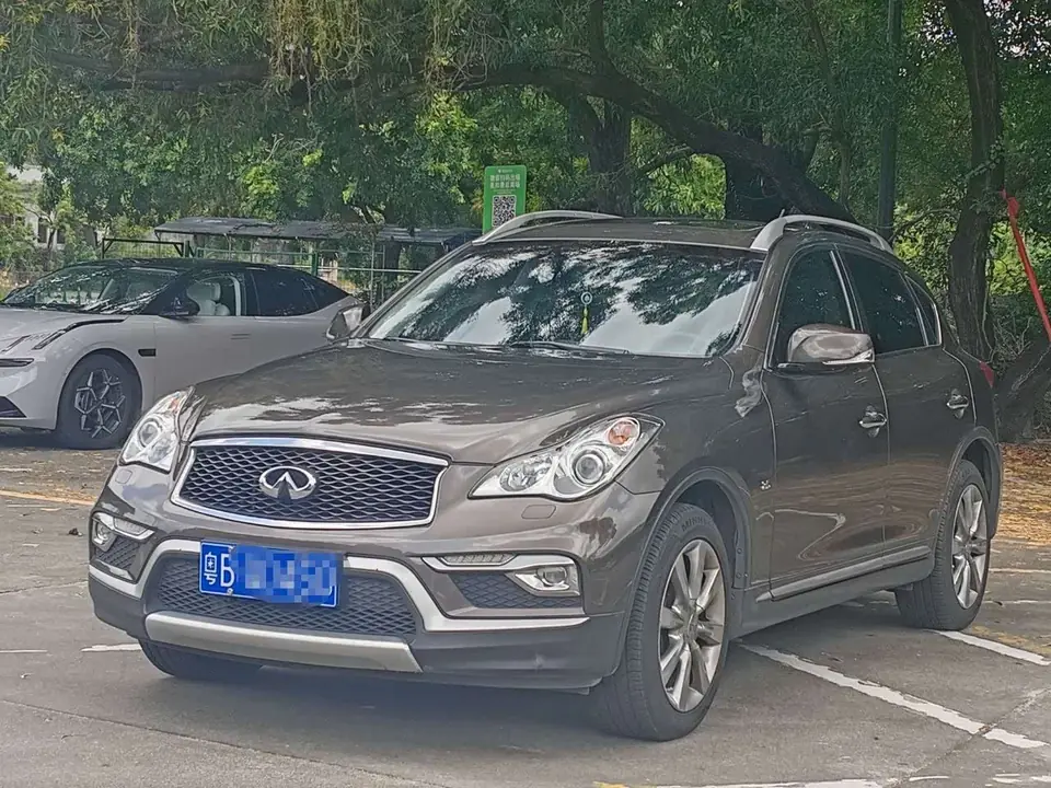 Infiniti QX50 2016 из Китая