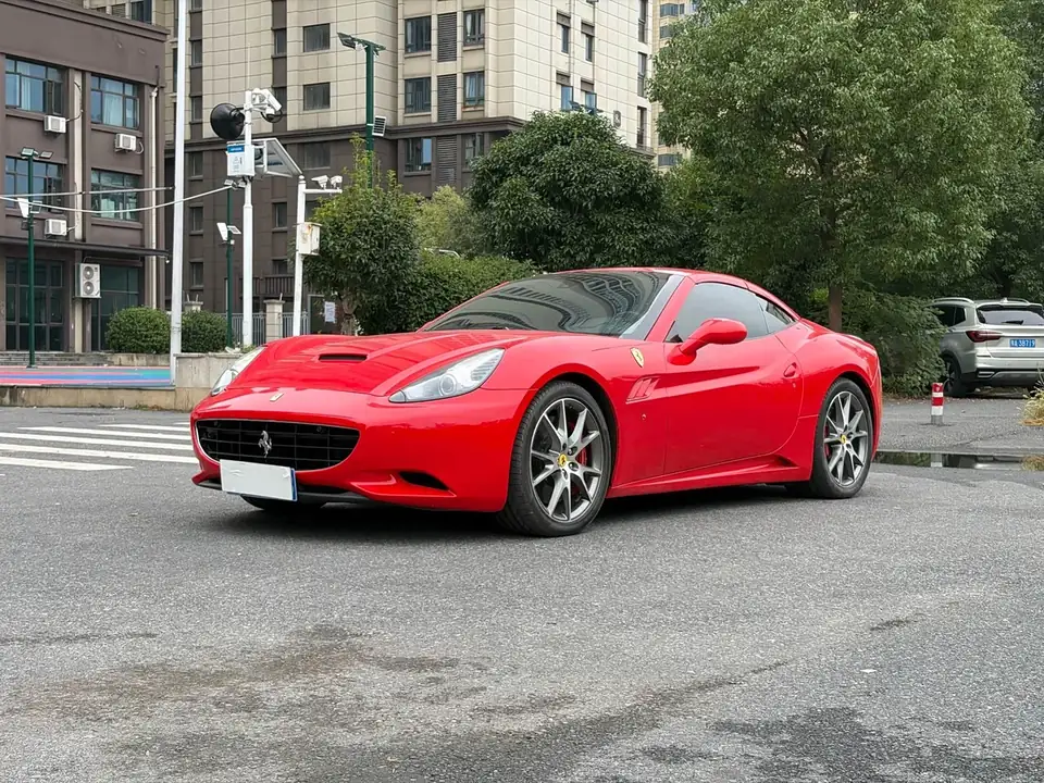 Ferrari California T 2012 из Китая