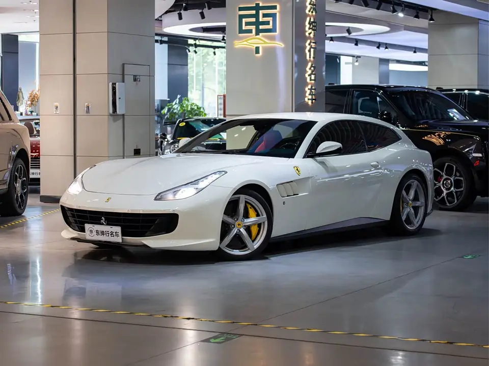Ferrari GTC4Lusso 2018 из Китая